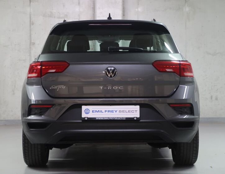 Volkswagen T-Roc 6