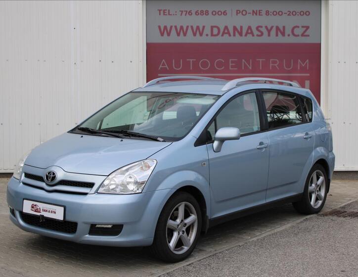 Toyota Corolla Verso 1