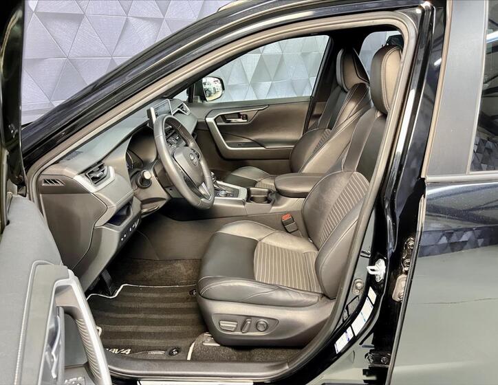 Toyota RAV4 11