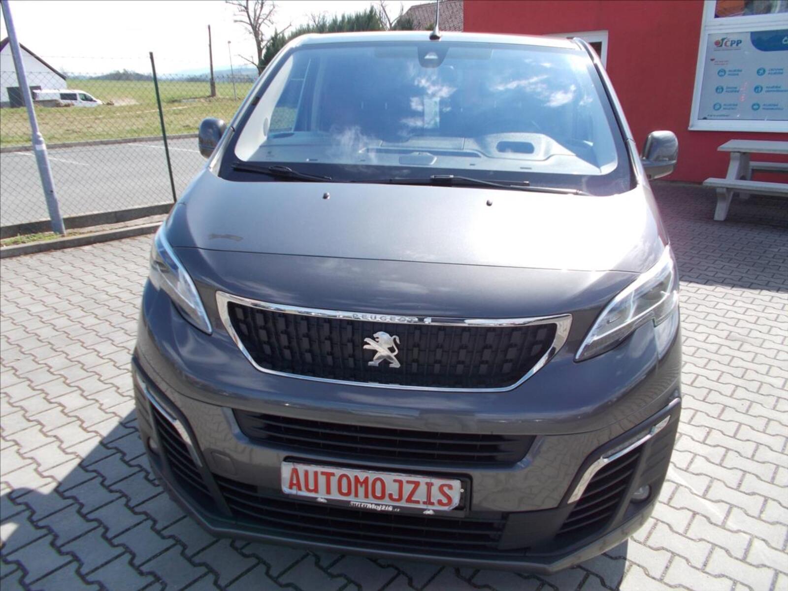 Peugeot Traveller 3