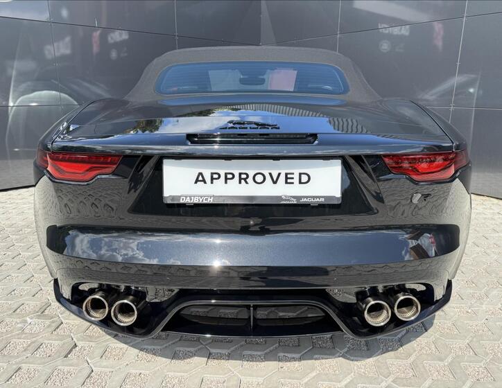 Jaguar F-Type 10