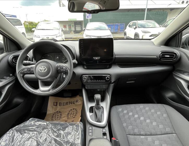 Toyota Yaris 10