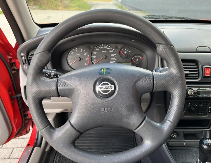 Nissan Almera 17