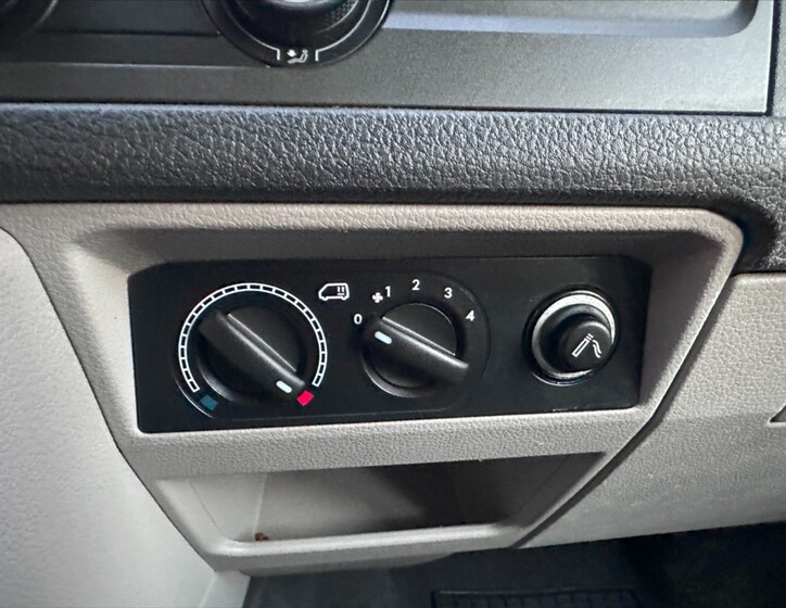 Volkswagen Transporter 24