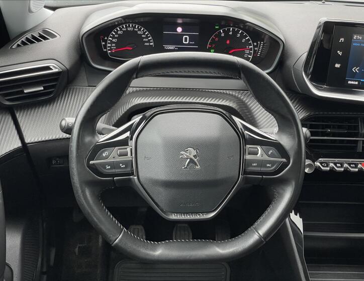 Peugeot 2008 8