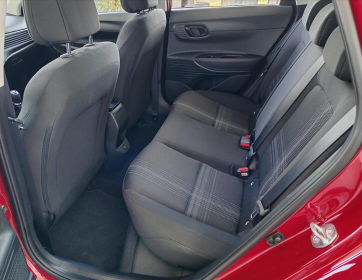 Hyundai i20 8