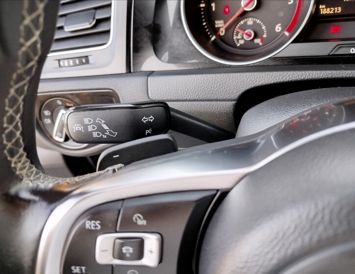 Volkswagen Golf 20