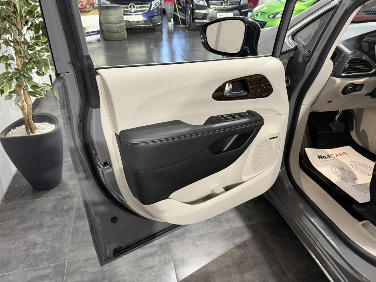 Chrysler Pacifica