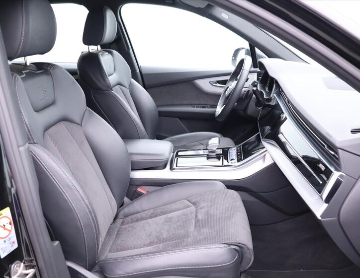 Audi Q7 12