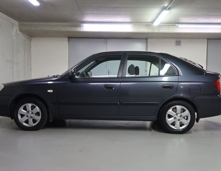 Hyundai Accent 8