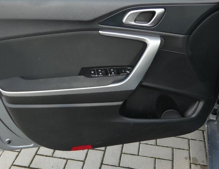 KIA Ceed 8