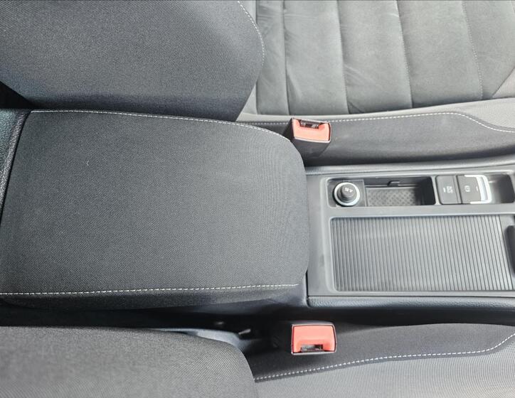Volkswagen Golf 31