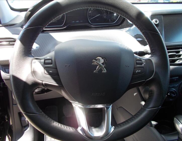Peugeot 208 24