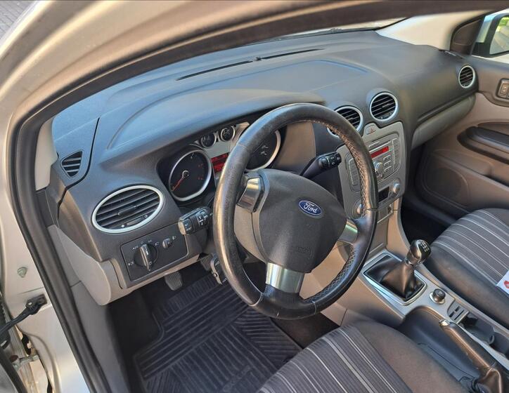 Ford Focus 14