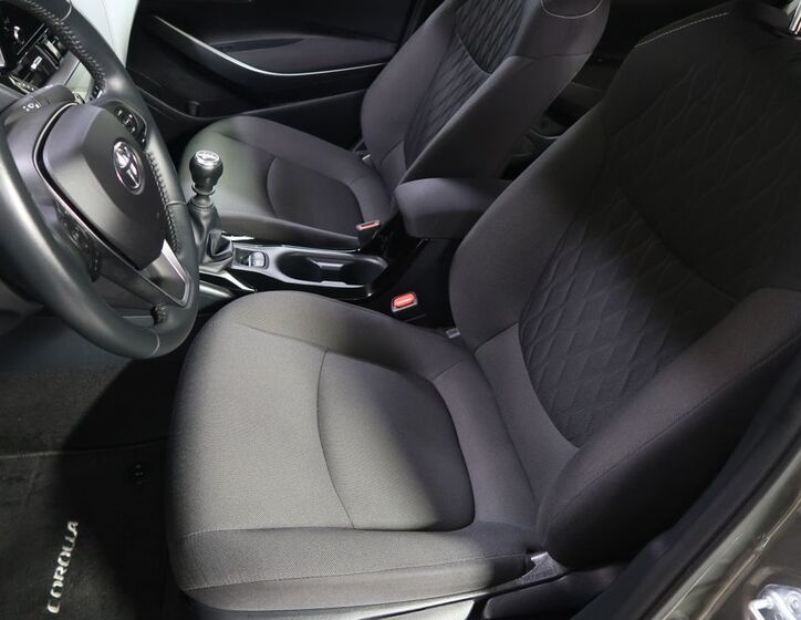 Toyota Corolla 9