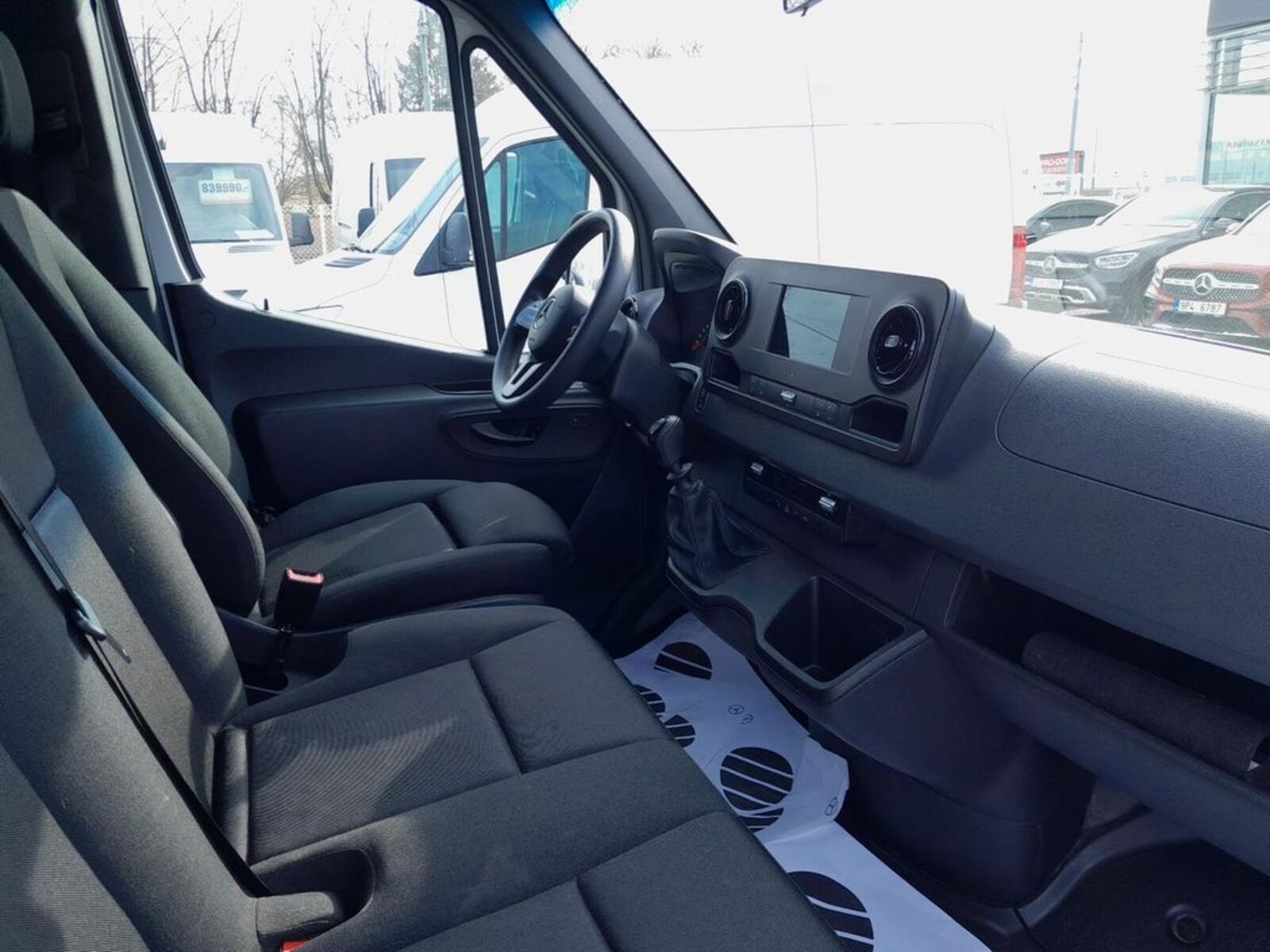 Mercedes-Benz Sprinter 11