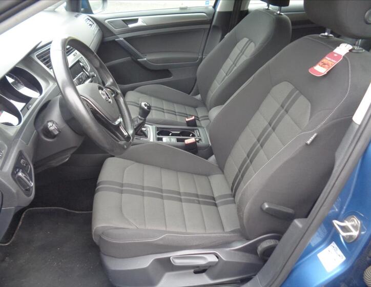 Volkswagen Golf 10