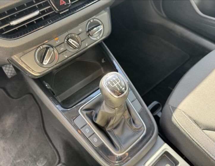 Škoda Fabia 19