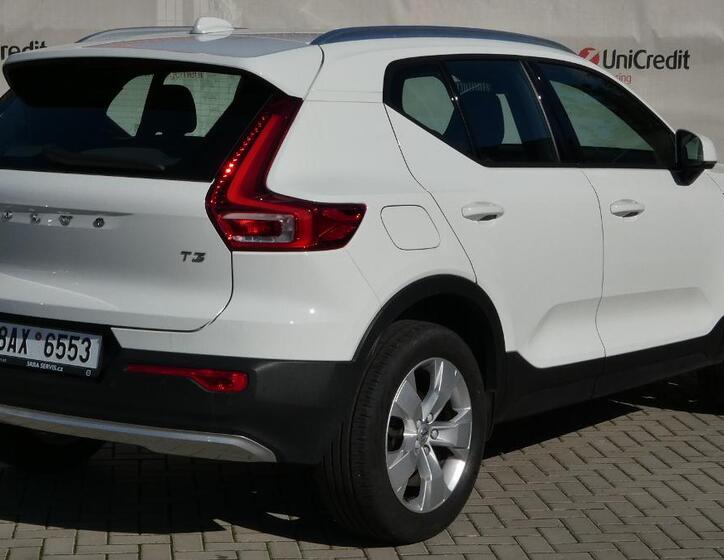Volvo XC40 3