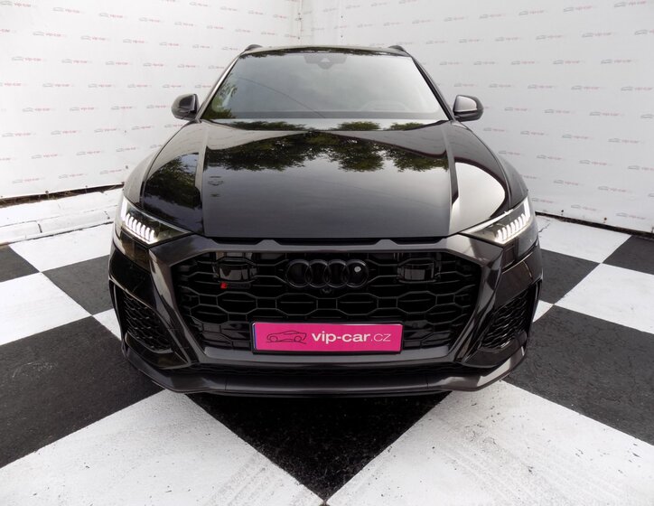 Audi RS Q8 4