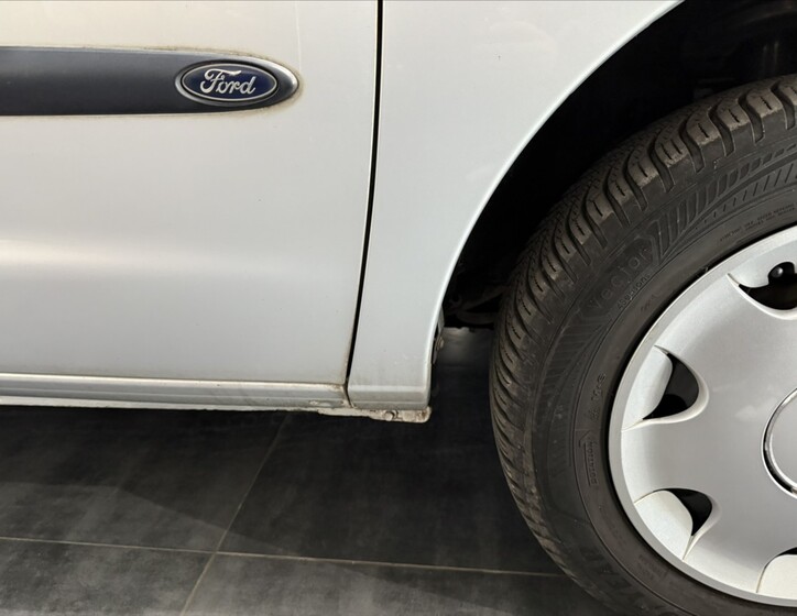 Ford Galaxy 28