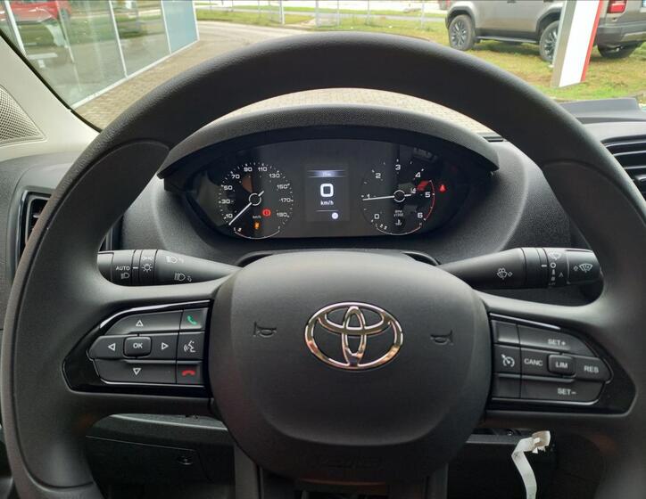 Toyota ProAce 13