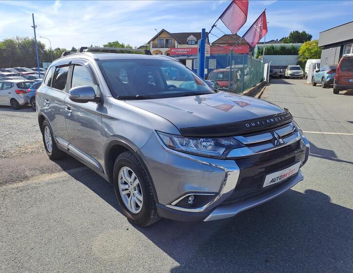 Mitsubishi Outlander 2