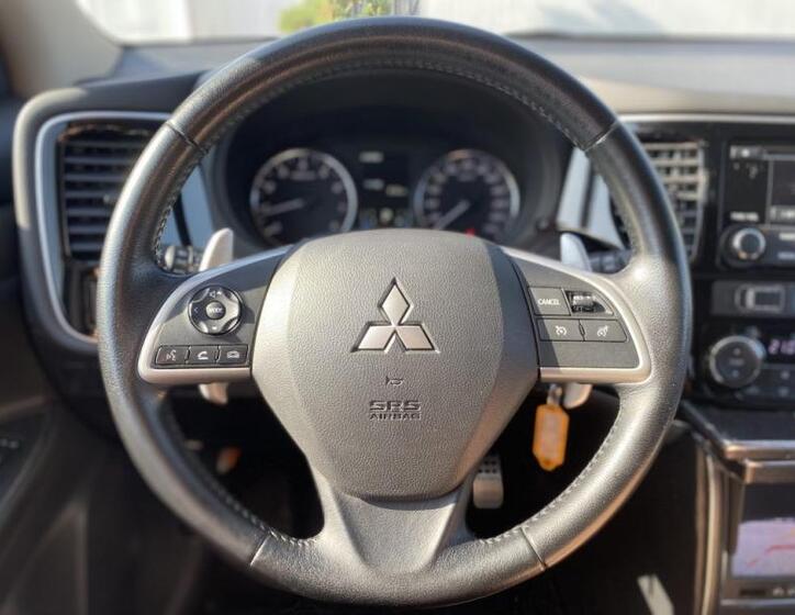 Mitsubishi Outlander 14
