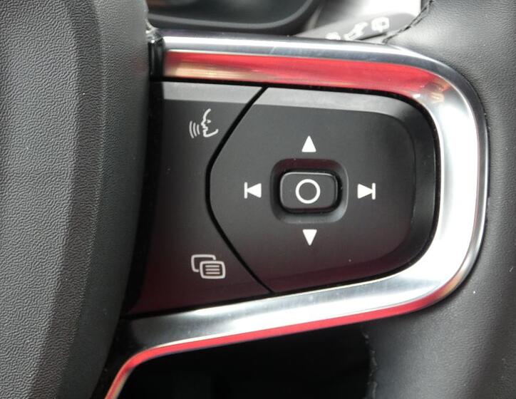 Volvo XC40 12