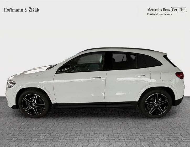 Mercedes-Benz GLA 8
