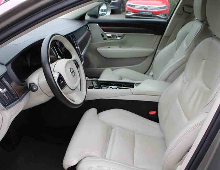 Volvo V90 9