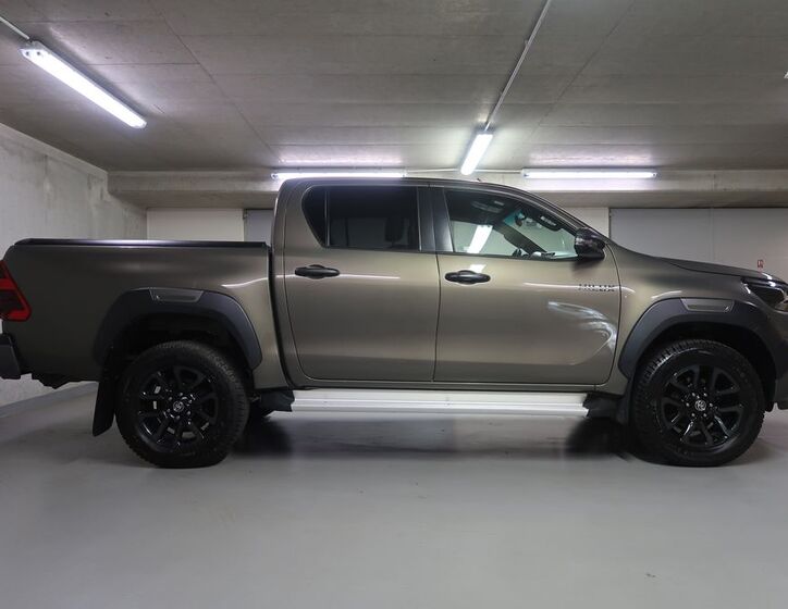 Toyota Hilux 4