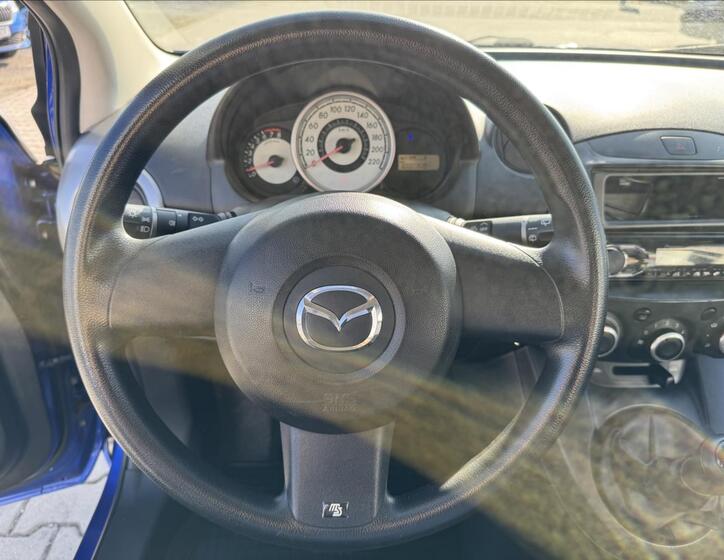 Mazda 2 10