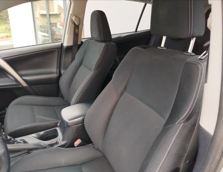 Toyota RAV4 11