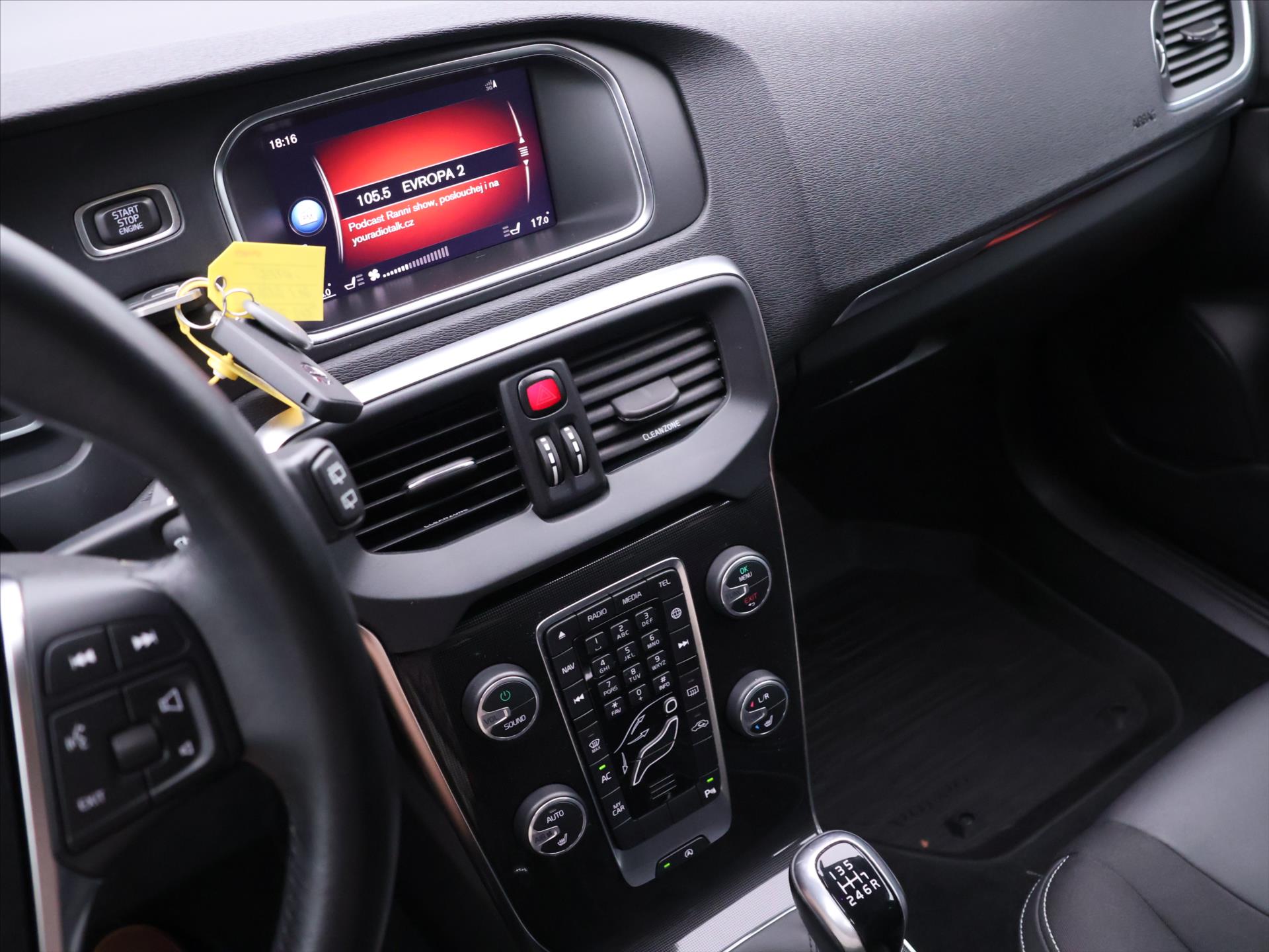 Volvo V40