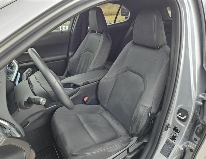 Lexus UX 250h 18