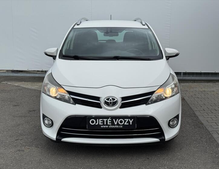 Toyota Verso 2