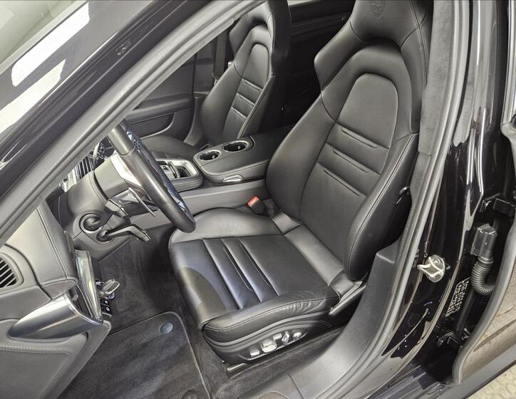 Porsche Panamera 10