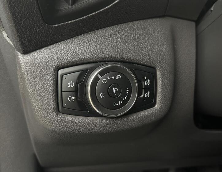 Ford Tourneo Connect 8