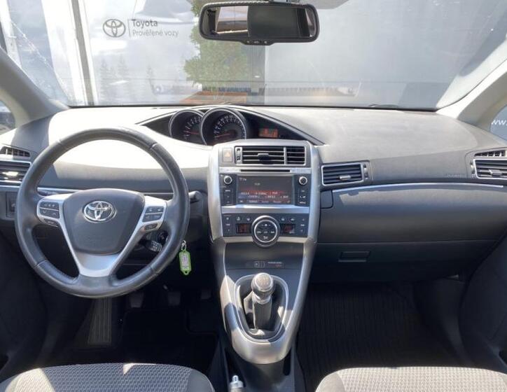 Toyota Verso 12
