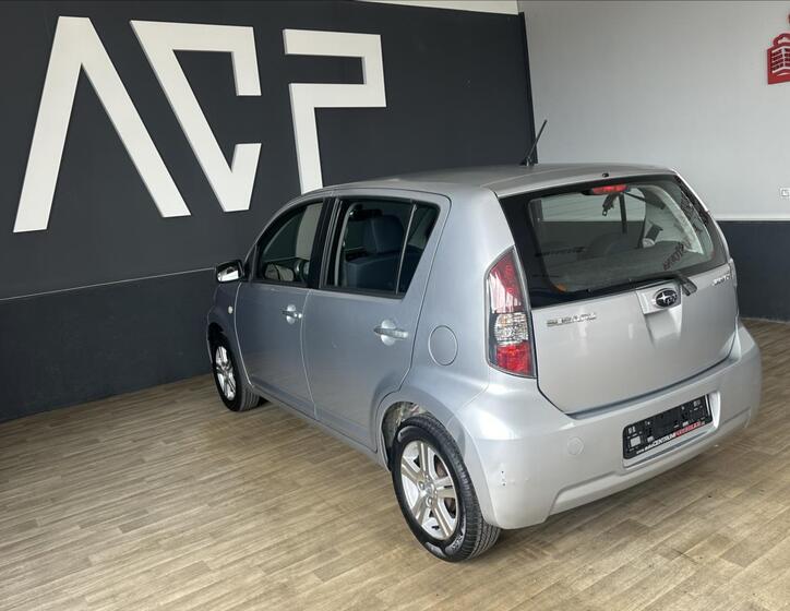 Subaru Justy 8