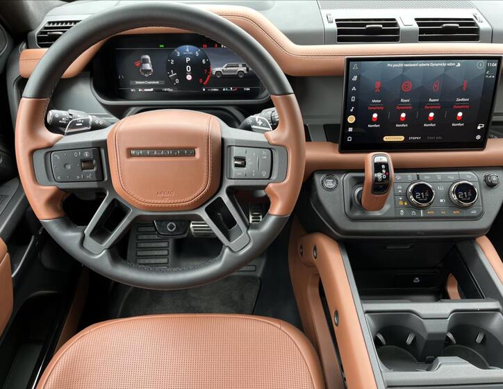 Land Rover Defender 18
