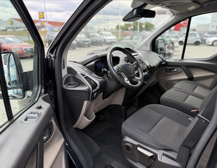 Ford Tourneo 9