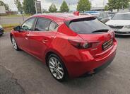 Mazda 3 8