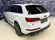 Audi Q7 4