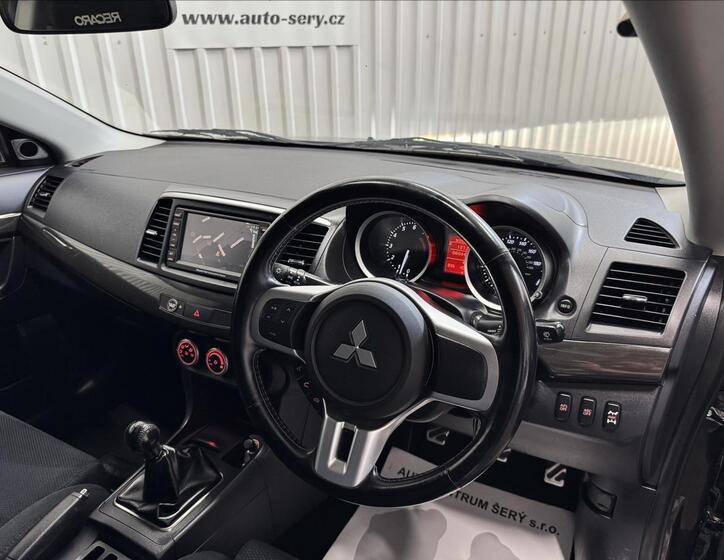 Mitsubishi Lancer 16