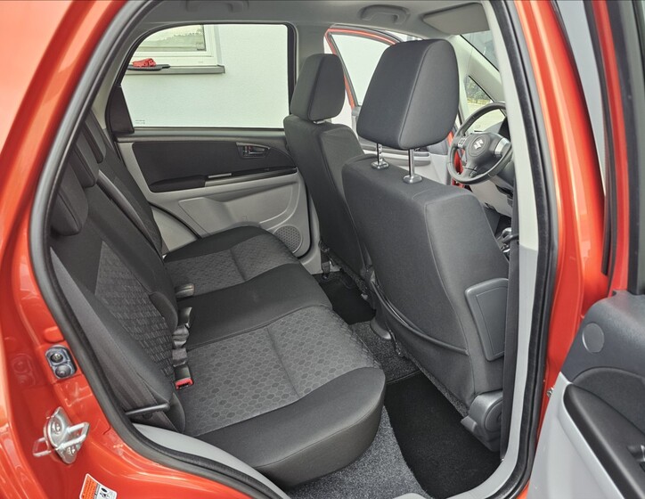 Suzuki SX4 30
