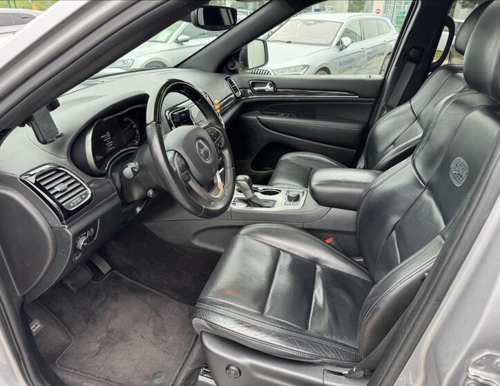 Jeep Grand Cherokee 9