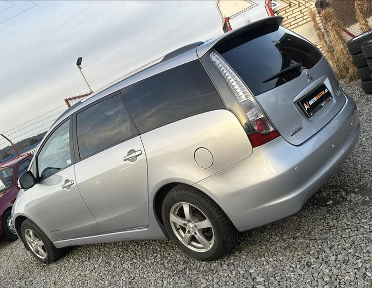 Mitsubishi Grandis 7