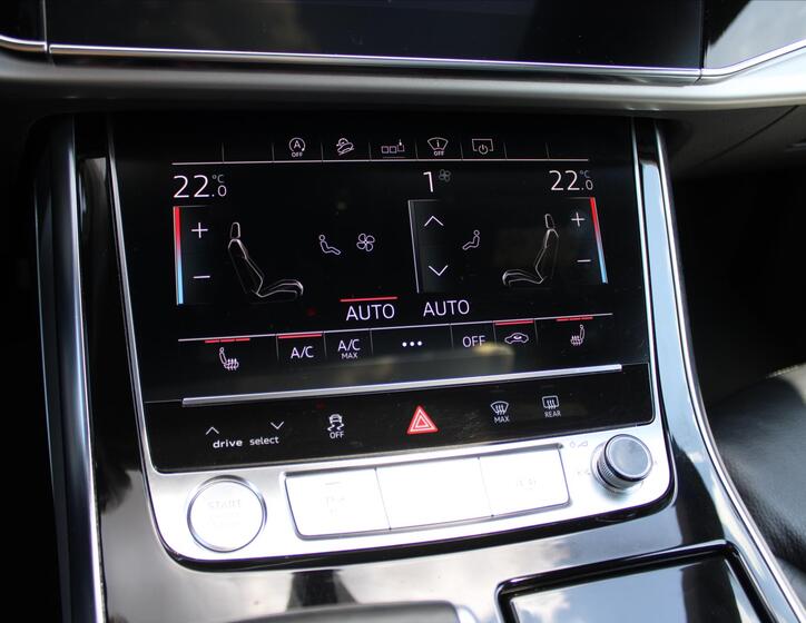 Audi Q8 27